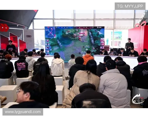 《电竞赛事热潮席卷全球赛场 各大战队争锋突围争夺冠军荣耀》